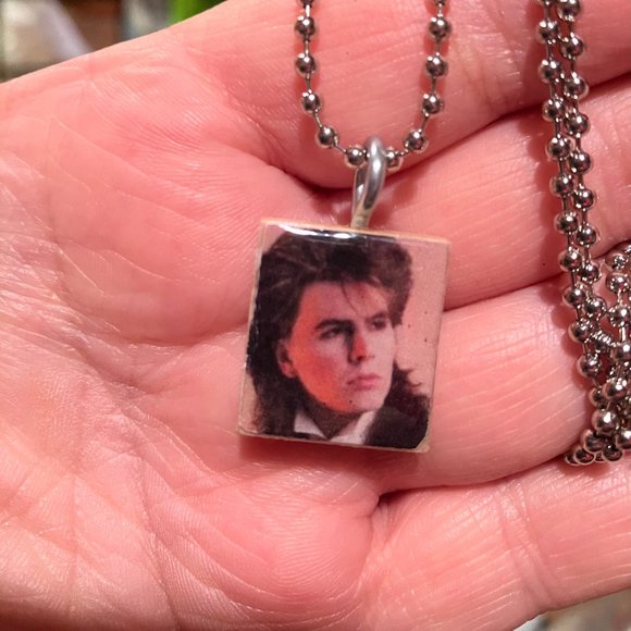 (2 for$12, 4 for $20) John Taylor Scrabble Necklace - Picture 1 of 2